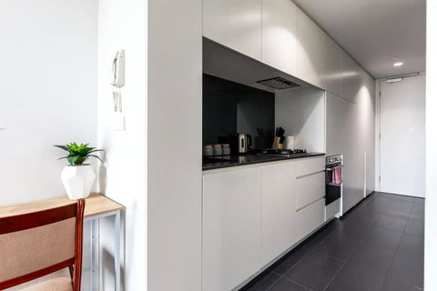 1 Bedroom Apartment In Prahran With Balcony - Accommodation Guide 2