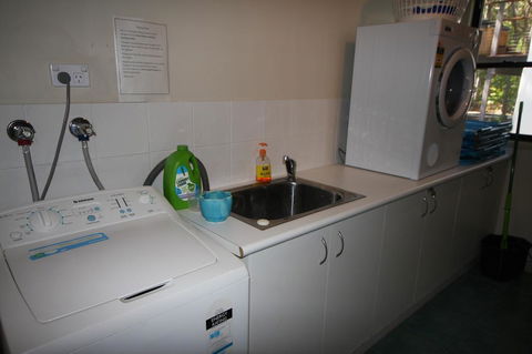 1 Naiad Court - Lowset Family Home With Swimming Pool And Covered Deck. Pet Friendly - Accommodation China 1