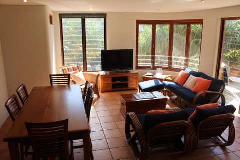 1/9 Marine Parade, Wategos Beach - Beachbound - Accommodation Guide 2