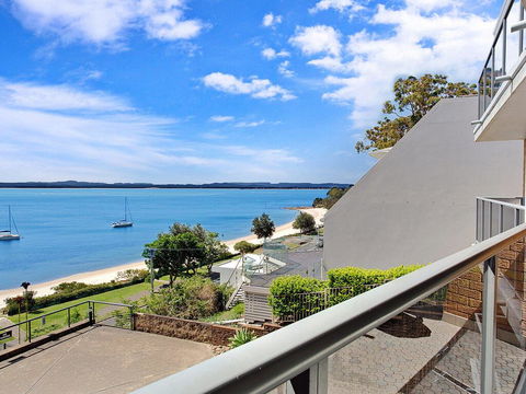 10 'Kiah' 53 Victoria Parade - Waterfront Views, AIRCON And Close To The Marina. - Accommodation Asia 0