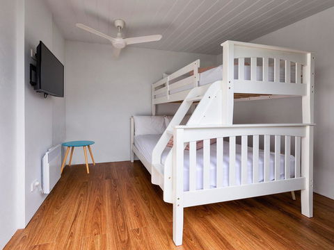 10 OCEAN DRIVE - Accommodation Guide 3