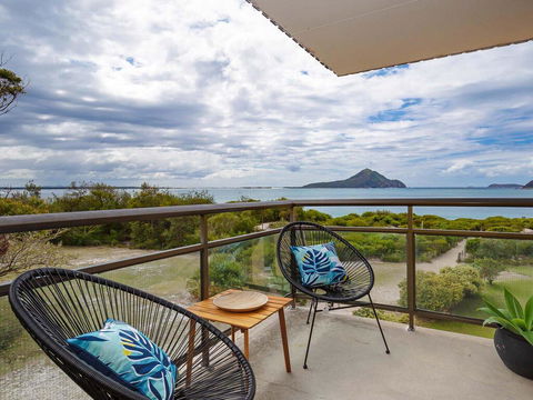 11 'Intrepid' , 3 Intrepid Close - Absolute Beachfront Bliss - Accommodation Asia 0