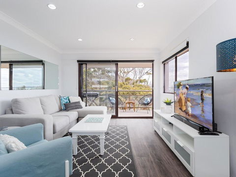 11 'Intrepid' , 3 Intrepid Close - Absolute Beachfront Bliss - Accommodation Asia 1