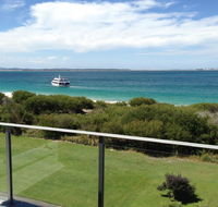 11 'Luskin Lodge' 29 Weatherly Close - stunning water views - Accommodation Asia