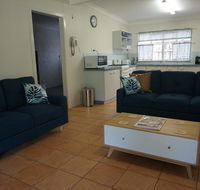11 Bomburra Court - Rainbow Beach Comfortable Beach House Plenty of boat parking - Accommodation Asia