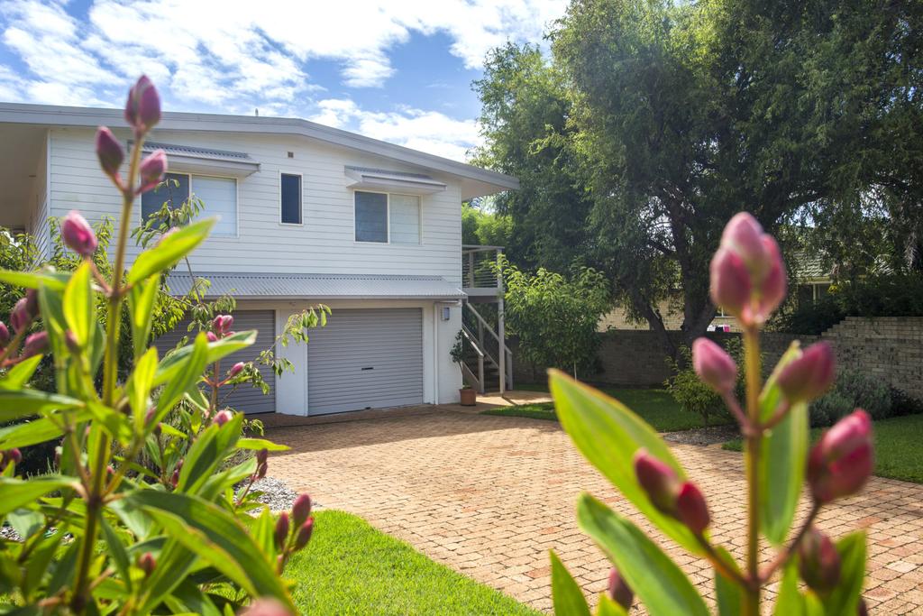 Pointer Mountain NSW Accommodation Asia