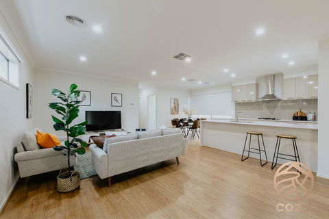 118 Refreshing 3BR Werribee Family House - Accommodation Asia 0