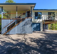 12 Ibis Court - Highset beach house with natural bushland gardens and covered decks - Accommodation Asia