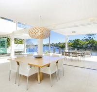 12 Noosa Parade - Accommodation Asia