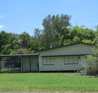 12 Wansfell Street Picnic Bay - Accommodation China
