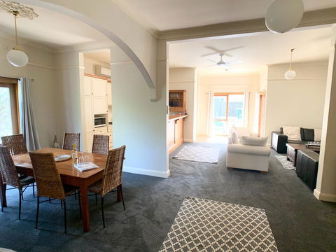 123 Hill St, Heart Of Orange, Double Brick - Accommodation Asia 1