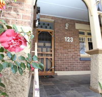 123 Hill St Heart of Orange Double Brick - Accommodation Asia
