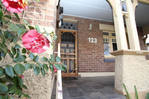 123 Hill St, Heart Of Orange, Double Brick - Accommodation Asia 0