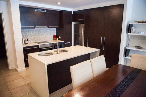 131 Sea Temple Luxury Swimout Apt. - Accommodation Asia 3