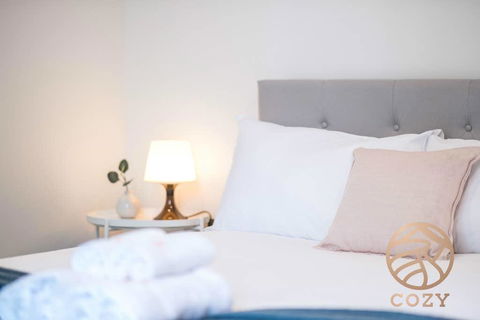143, Summer Time Freshment In Melbourne Village - Accommodation Guide 3