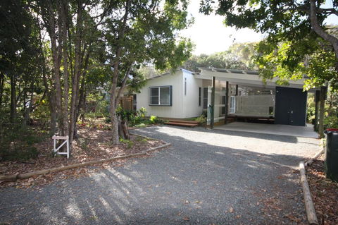 15 Belle Court - Modern, Architect Designed, Open Plan Holiday Home With Outdoor Shower - Accommodation Asia 0