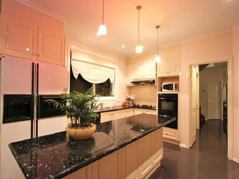 15 Charles Abbotsford Mansion - Accommodation Asia 1
