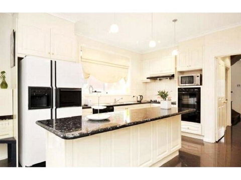 15 Charles Abbotsford Mansion - Accommodation Asia 3