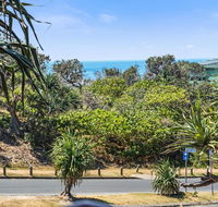16 Pt Lookout Beach Resort - Accommodation Asia