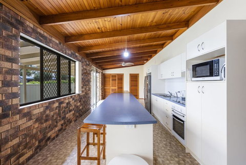 16 Young St - Accommodation Guide 2