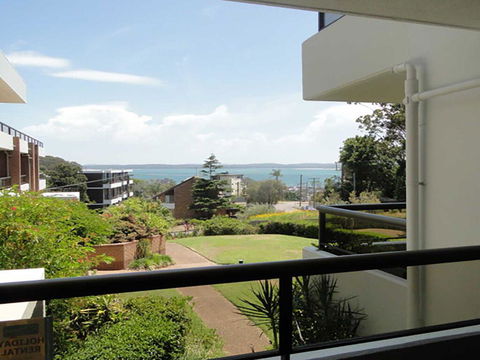 17 'The Commodore' 9-11 Donald Street - Pleasant Unit With Open Plan Living - Accommodation China 1