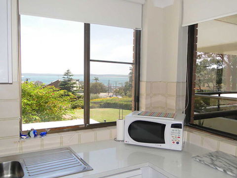 17 'The Commodore' 9-11 Donald Street - Pleasant Unit With Open Plan Living - Accommodation China 2