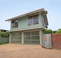 18 Northbeach Place Mudjimba Beach - Pet Friendly Linen Included WIFI - Accommodation Asia