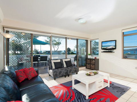 2 'Fleetwood', 63 Shoal Bay Road - Spectacular Views - Accommodation Asia 2
