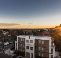 2 Bdrm Art Deco Apt Stroll To Bondi Junction - Accommodation Asia