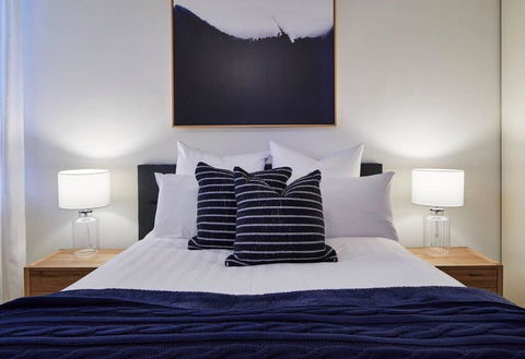 2 Bdrm South Yarra Apt With Balcony And Parking - Accommodation Asia 3