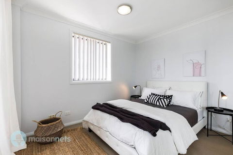 2 Bedroom 2 Bathroom Apt With Balcony And Parking - Accommodation Asia 3