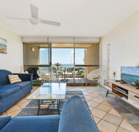 2 Bedroom Top Floor Unit - Ocean Views and Pool - Accommodation Asia