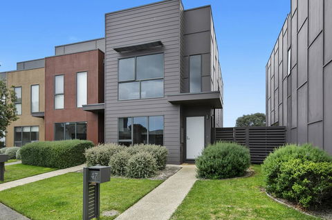 2 Bedroom Townhouse - Family & Corporate Bookings Only - Accommodation Asia 3