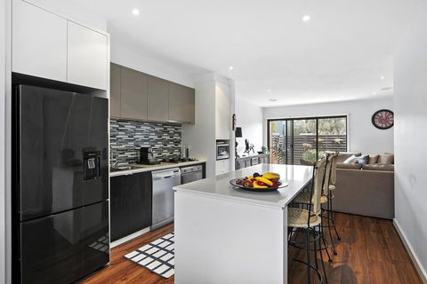 2 Bedroom Townhouse - Family & Corporate Bookings Only - Accommodation Asia 0