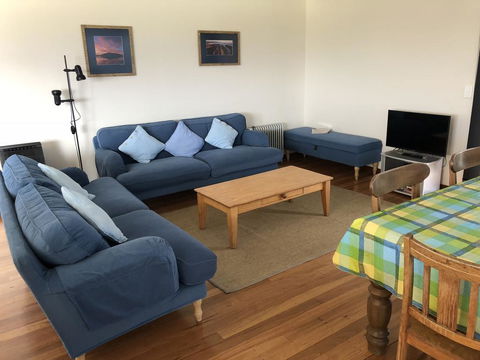 2 Jocelyn Street. Dalmeny - Accommodation Asia 3