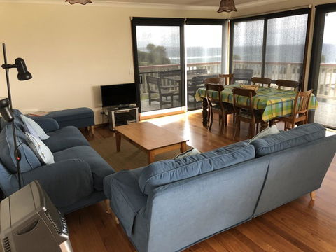 2 Jocelyn Street. Dalmeny - Accommodation Asia 2