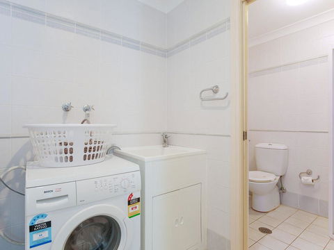 2/141A Soldiers Point Road - Large Waterfront Duplex Across From The Bowling Club - Accommodation Asia 3