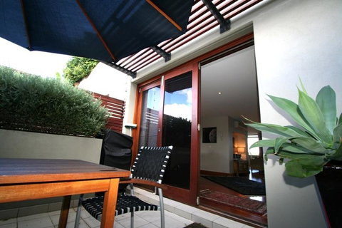 2/21-25 Fletcher Street - Casablanca At Bogarts - Accommodation Asia 1