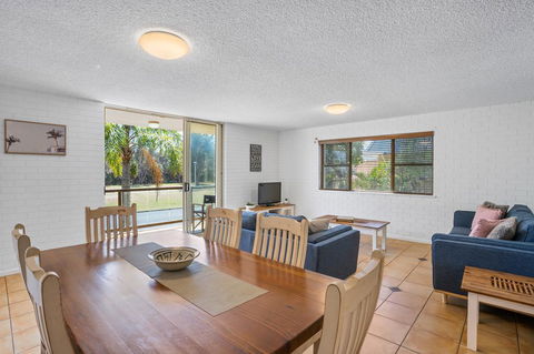 2/56 Lawson Street@Clarkes Beach - Accommodation Guide 2