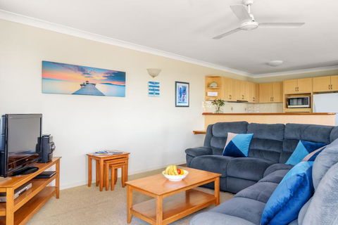 2/80 Cooloola Drive - Comfortable And Cosy Unit Enjoying Ocean Views And Views To Fraser Island - Accommodation Asia 2