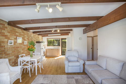 2/81 Clyde St - Villa De Golf At Mollymook - Accommodation Guide 0