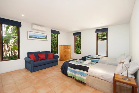 2/9 Marine Parade, Wategos Beach - Beachbound - Accommodation Guide 3