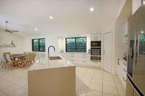 20 Avalon Street Coolum Beach - Pets Welcome - New Listing - Accommodation Asia 3