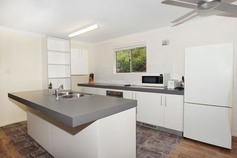 20 Scrub Road, Coolum Beach - Pet Friendly, Linen Included - Accommodation Asia 2