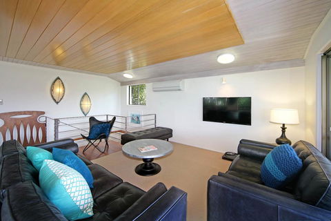 21 Arakoon Crescent - Accommodation Asia 2