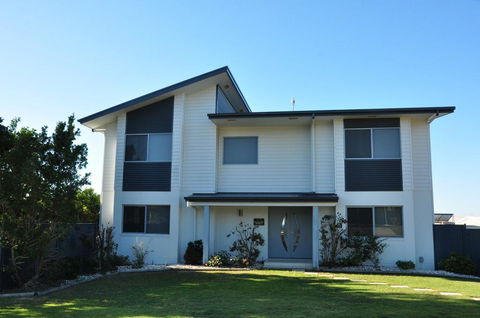 21 Tingira Close - Family Home In A Quiet Street Enjoying Ocean Views - Accommodation Asia 0