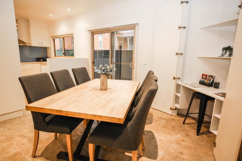 22 Riverside - Accommodation Guide 1