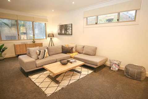22 Riverside - Accommodation Guide 0
