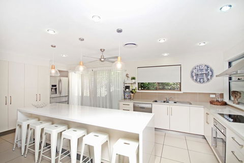 22 Sorrento Avenue, Coolum Beach - Linen Supplied PET FRIENDLY - 500 BOND - Accommodation Asia 2