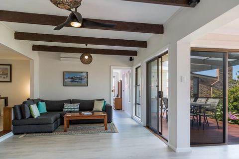 235 Mitchell Parade, Mollymook - Accommodation Asia 1